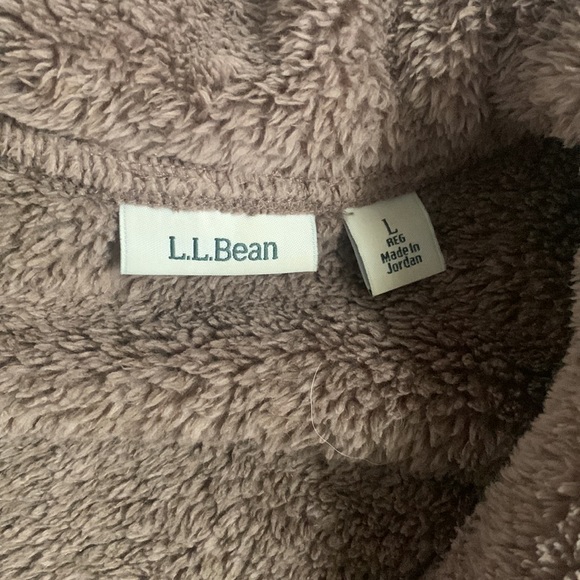 LLBEAN Sherpa quarter zip. Very comfy will keep you warm - Picture 2 of 4